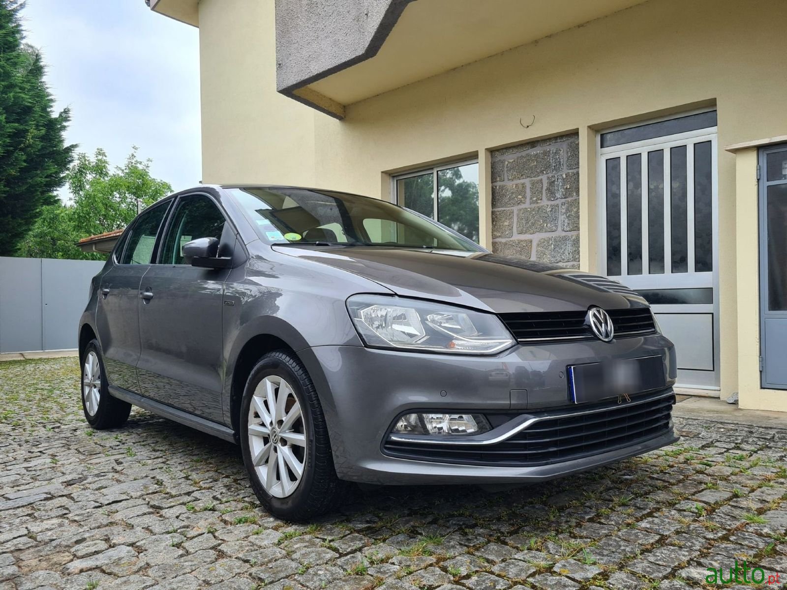2015' Volkswagen Polo photo #4