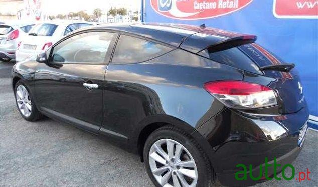 2008' Renault Megane Coupe photo #1