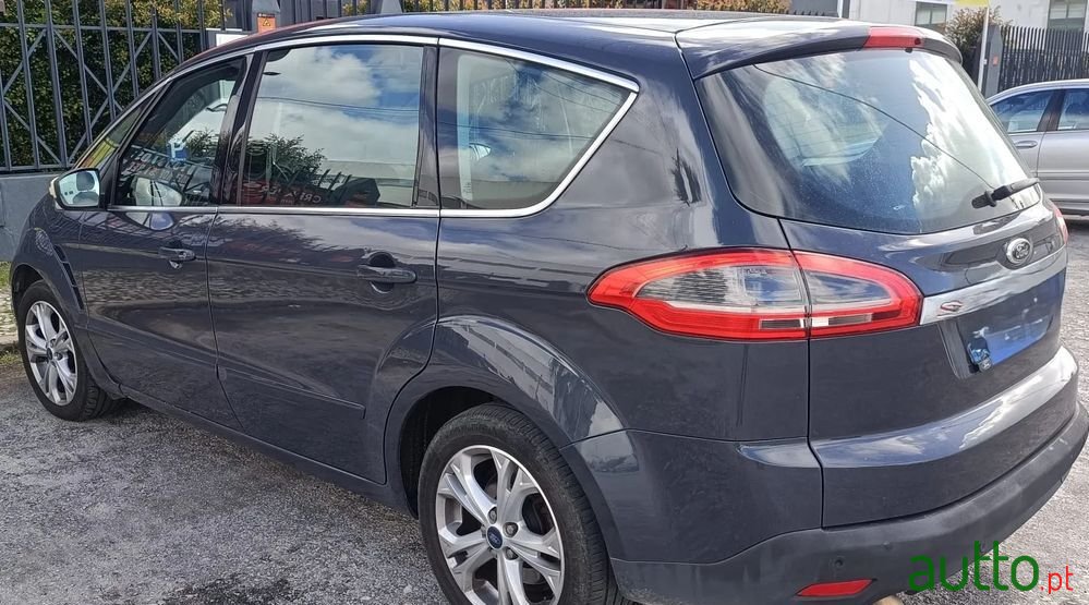 2011' Ford S-Max photo #3