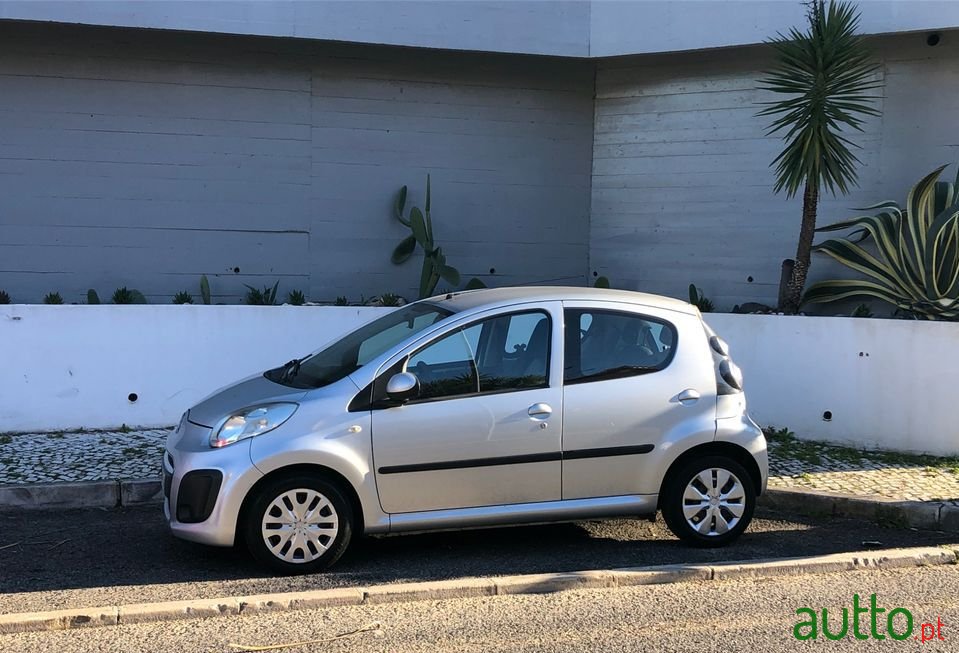 2012' Citroen C1 photo #2