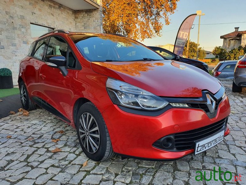 2015' Renault Clio Sport Tourer photo #2