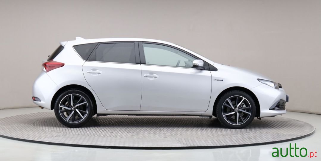 2018' Toyota Auris photo #6