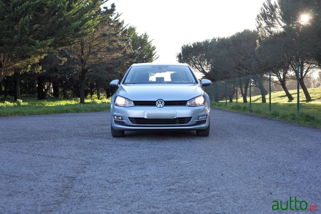 2016' Volkswagen Golf photo #2