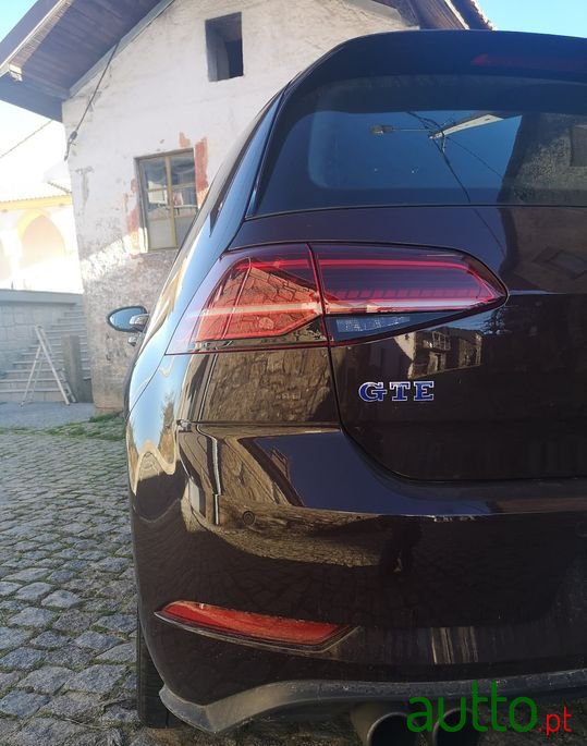 2018' Volkswagen Golf photo #4