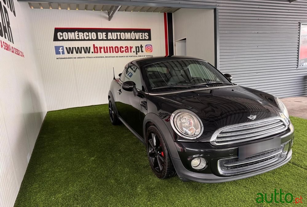 2013' MINI Coupé Cooper photo #2