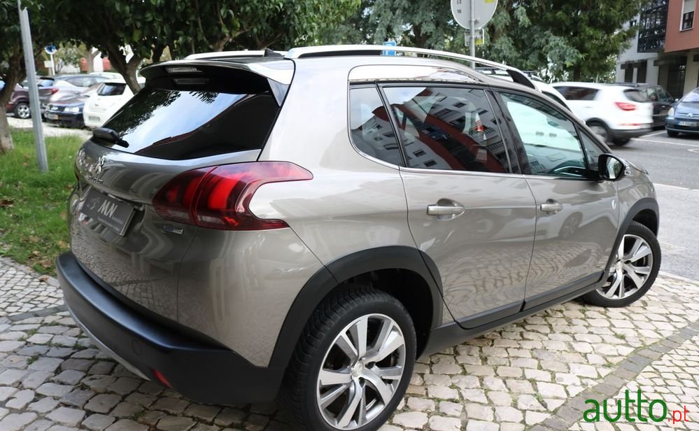2016' Peugeot 2008 photo #2
