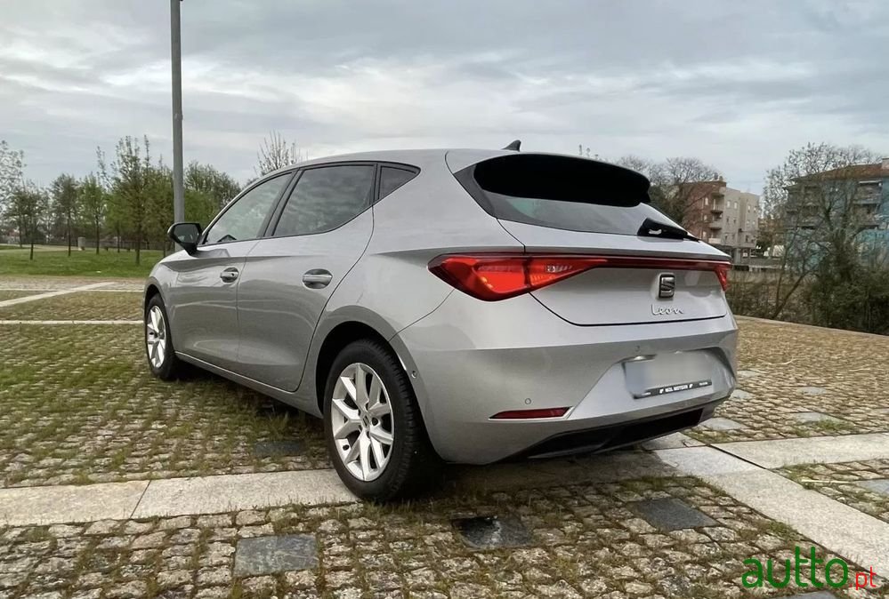 2021' SEAT Leon 1.0 Tsi Ecomotive Style photo #5