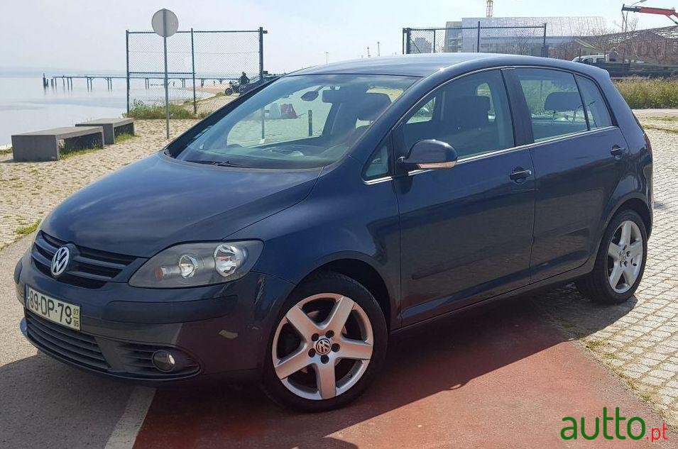 2007' Volkswagen Golf Plus photo #2