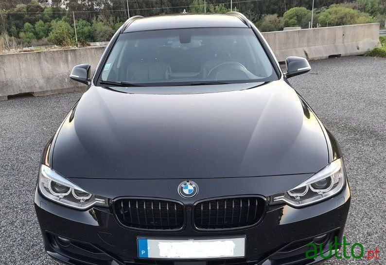 2012' BMW 320 D Touring photo #2