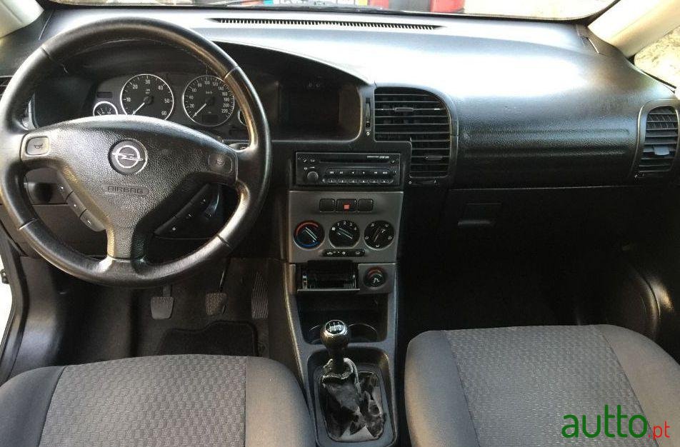 2004' Opel Zafira Elegance photo #2