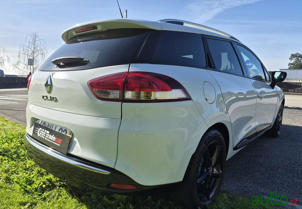 2018' Renault Clio Sport Tourer photo #4