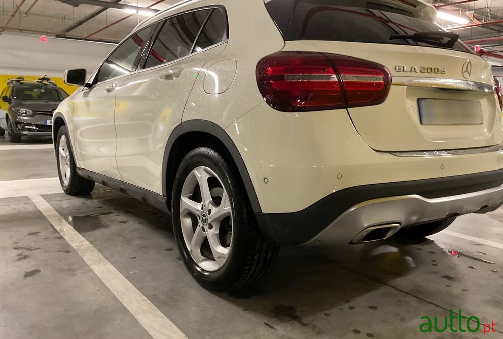 2017' Mercedes-Benz GLA 200 D Urban Aut. photo #5