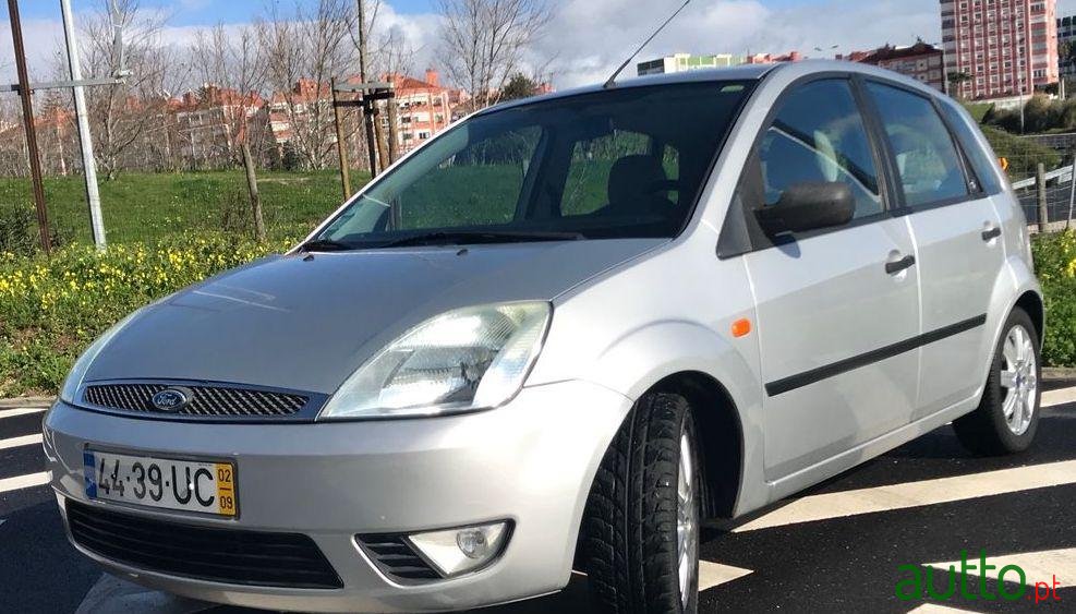 2002' Ford Fiesta 1.4 Guia photo #2