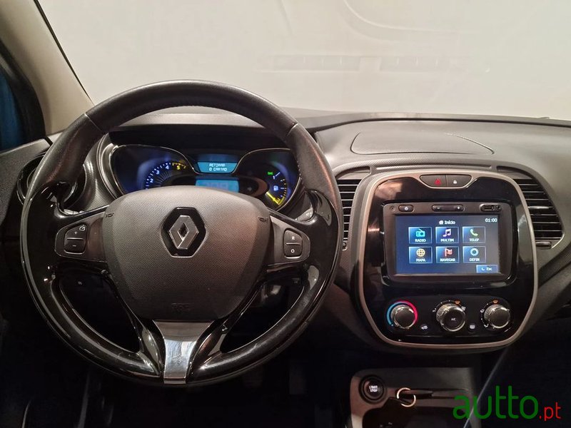 2015' Renault Captur photo #6