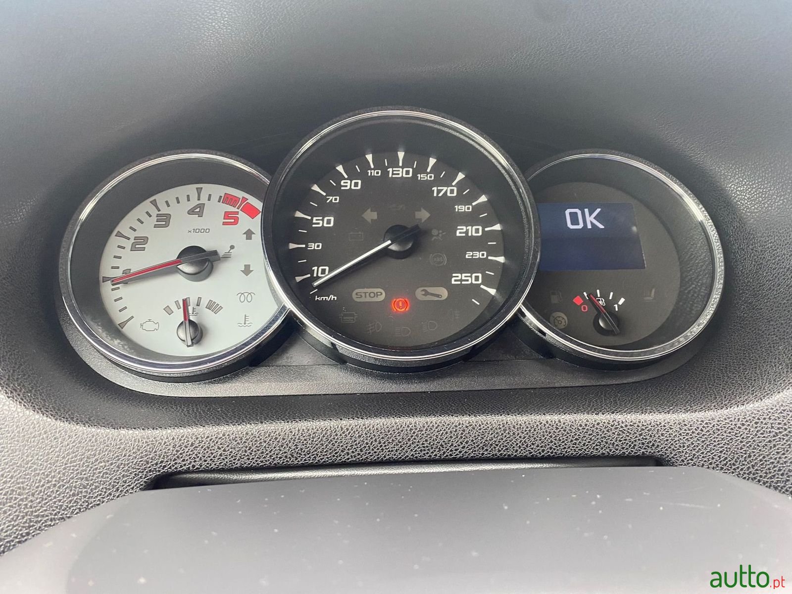 2011' Renault Megane Sport Tourer photo #5