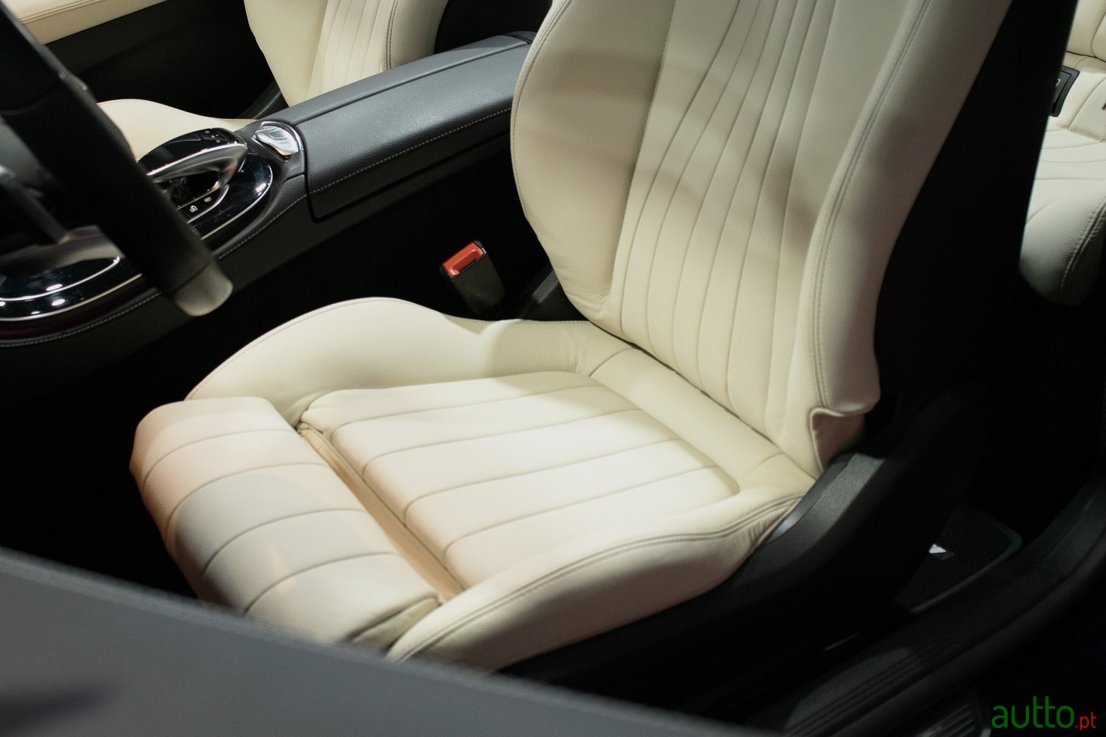 2020' Mercedes-Benz E 300 photo #5