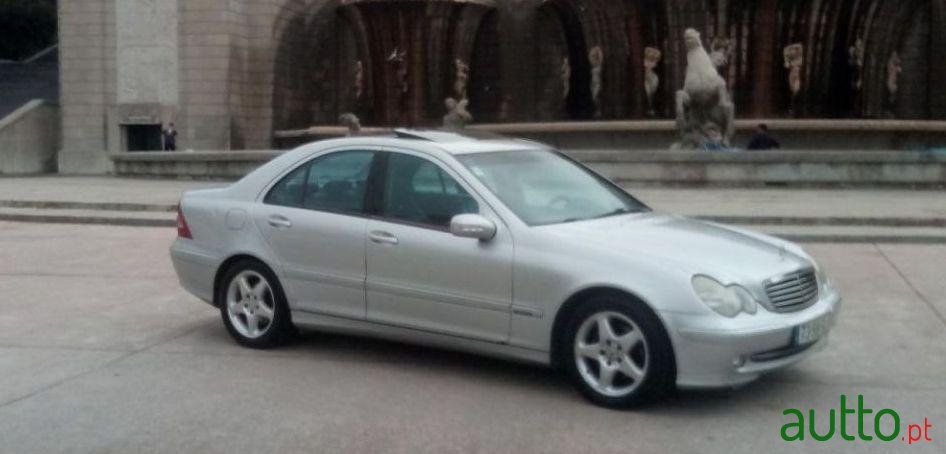 2002' Mercedes-Benz C-200 photo #1