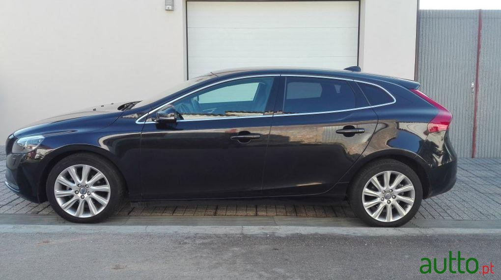 2012' Volvo V40 Summum photo #2