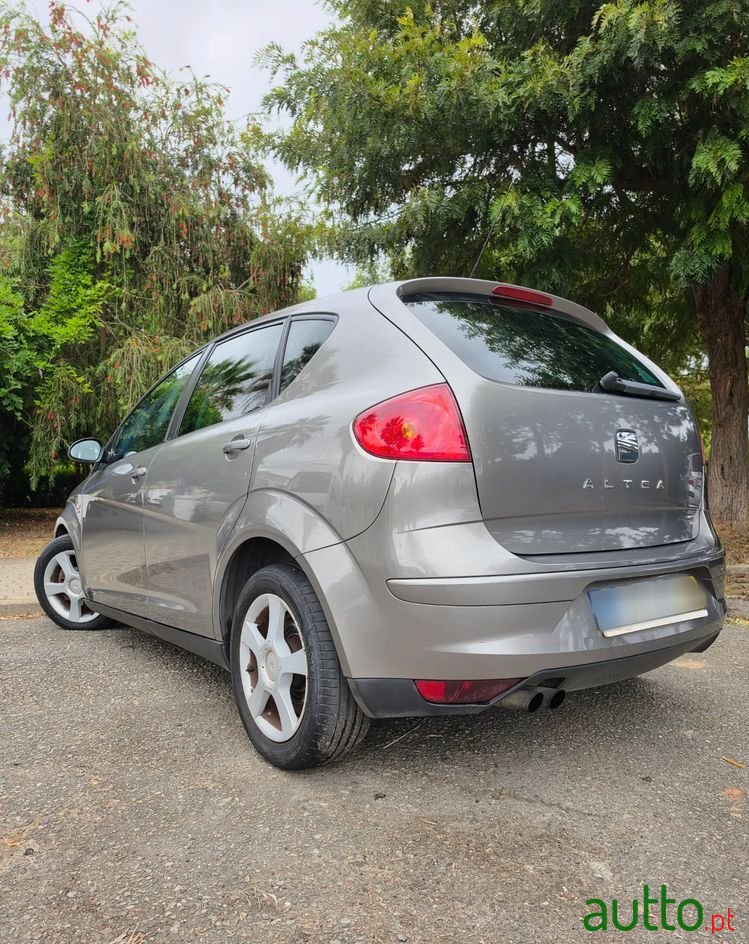 2004' SEAT Altea 2.0 Tdi 16V Style Dpf photo #5