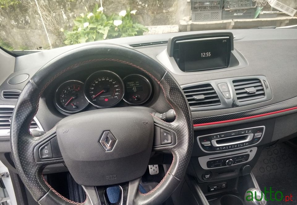 2015' Renault Megane photo #6