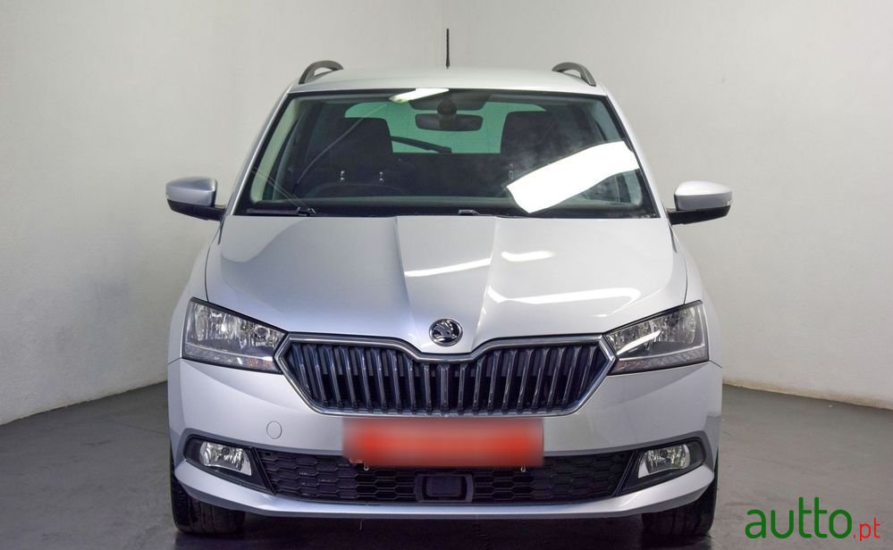 2022' Skoda Fabia Break photo #2