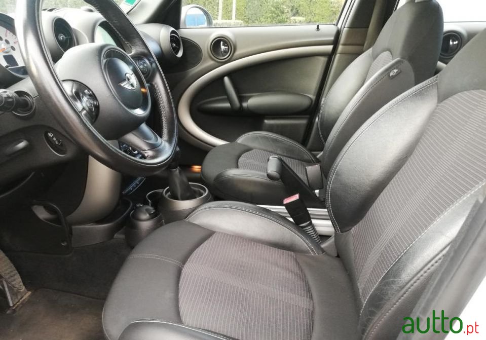 2010' MINI Countryman photo #2