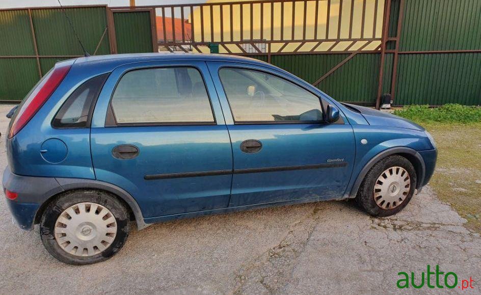 2001' Opel Corsa 1.0 photo #2