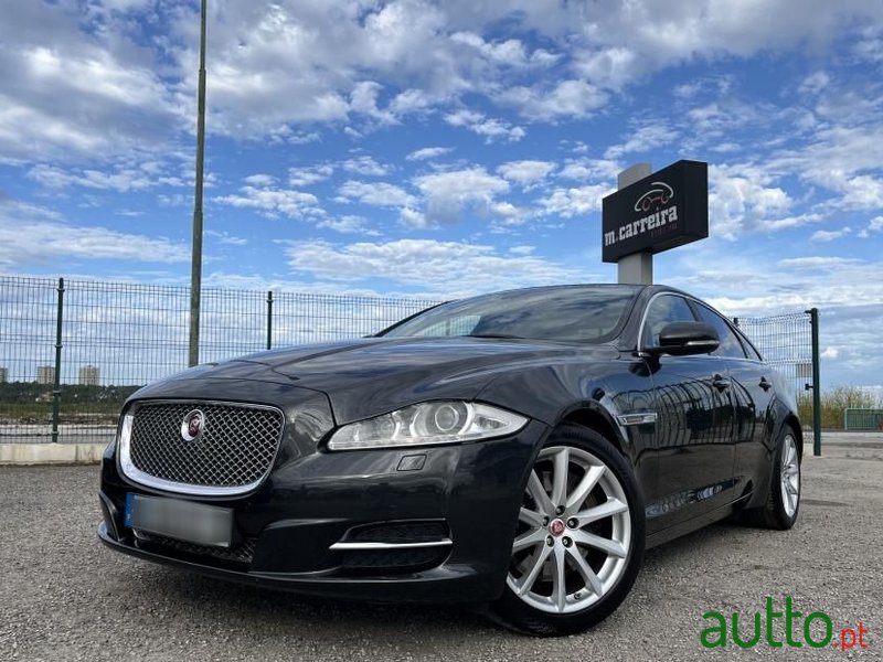 2014' Jaguar XJ photo #1