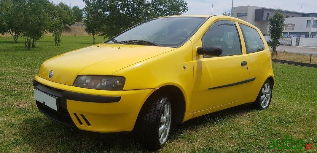 2002' Fiat Punto photo #2