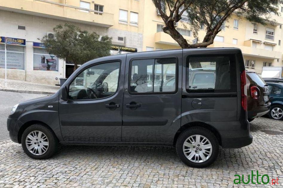 2007' Fiat Doblo Panorama photo #1