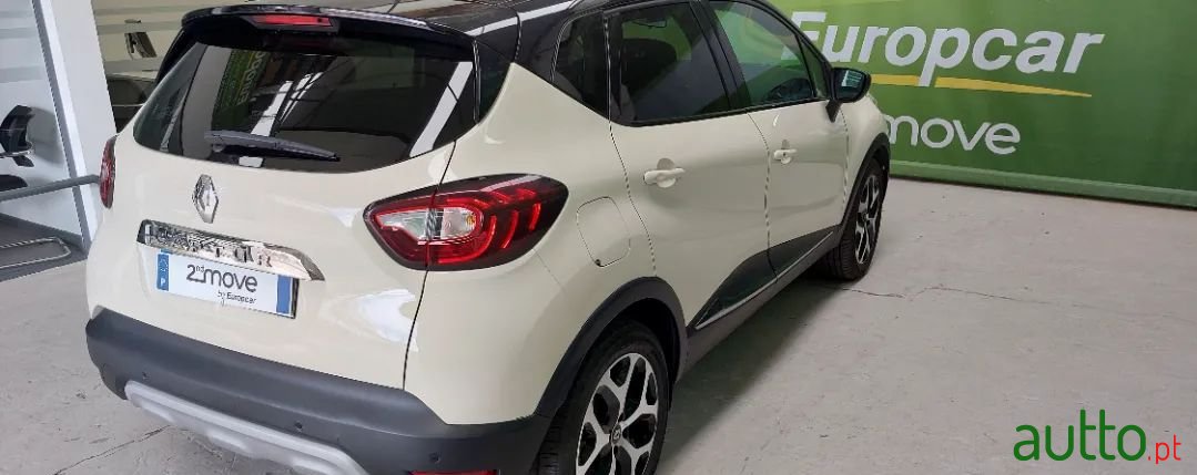 2019' Renault Captur photo #2