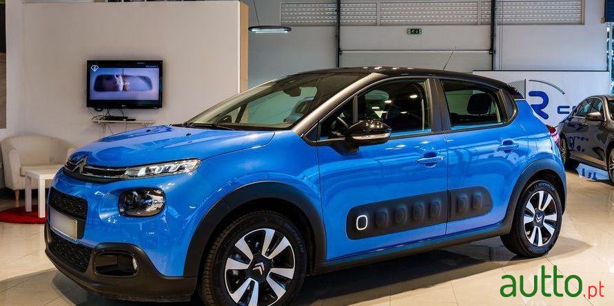 2018' Citroen C3 1.2 Pureteck Feel photo #3