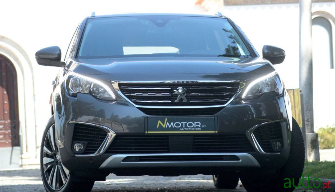 2018' Peugeot 5008 photo #3