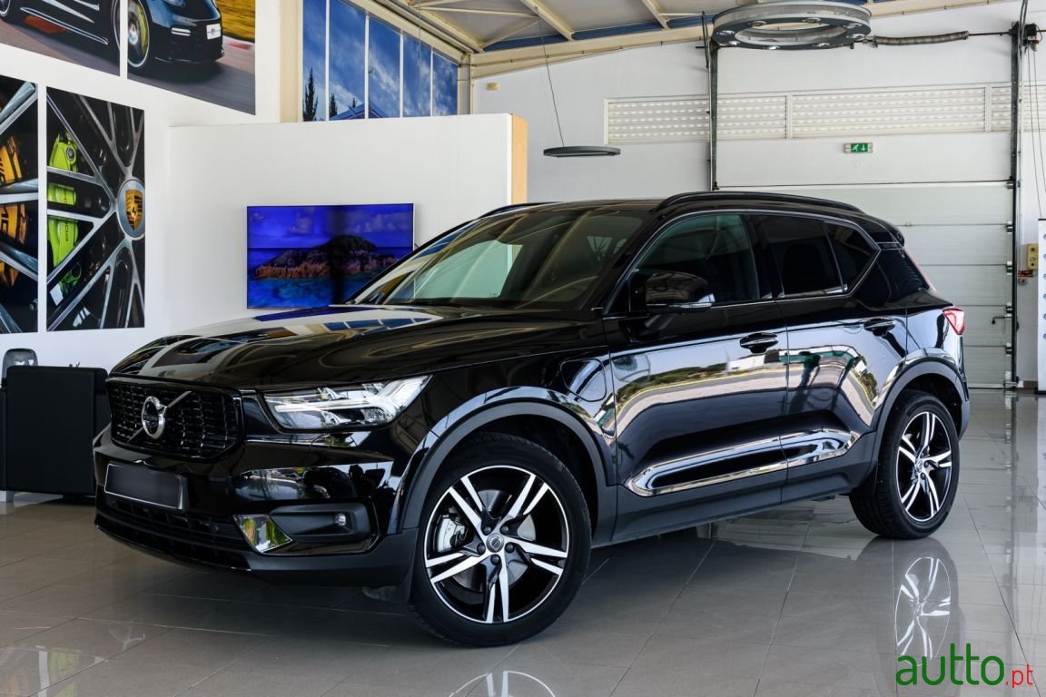 2020' Volvo Xc-40 photo #1