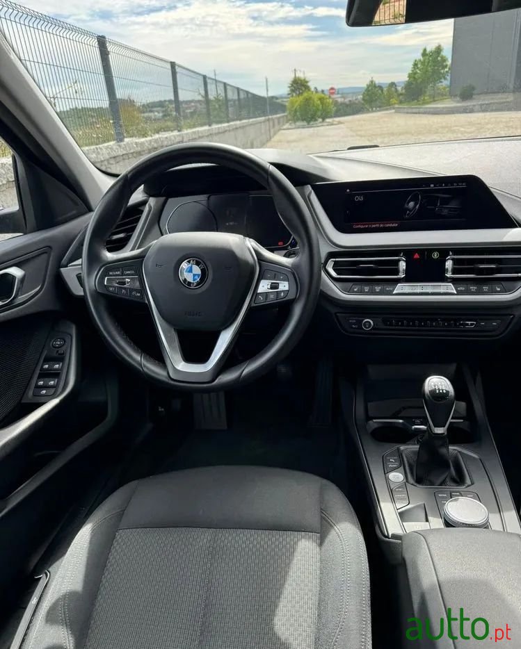2020' BMW 118 I Advantage photo #6