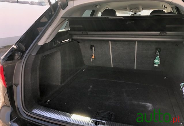 2016' Audi A4 Avant photo #5