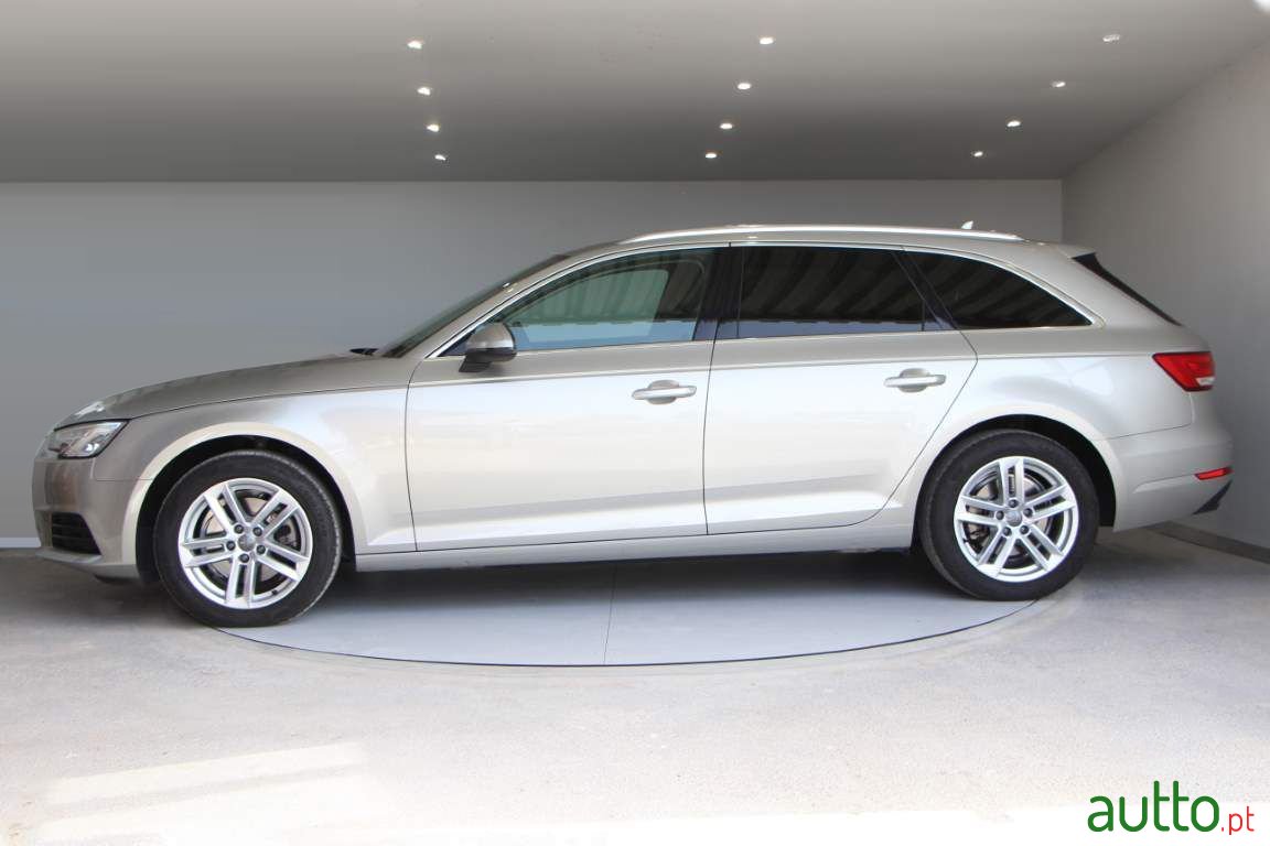 2017' Audi A4 Avant photo #4