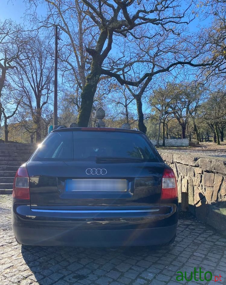 2002' Audi A4 Avant photo #3