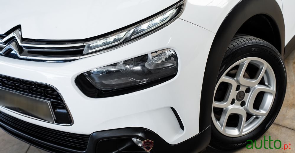 2019' Citroen C4 Cactus photo #3