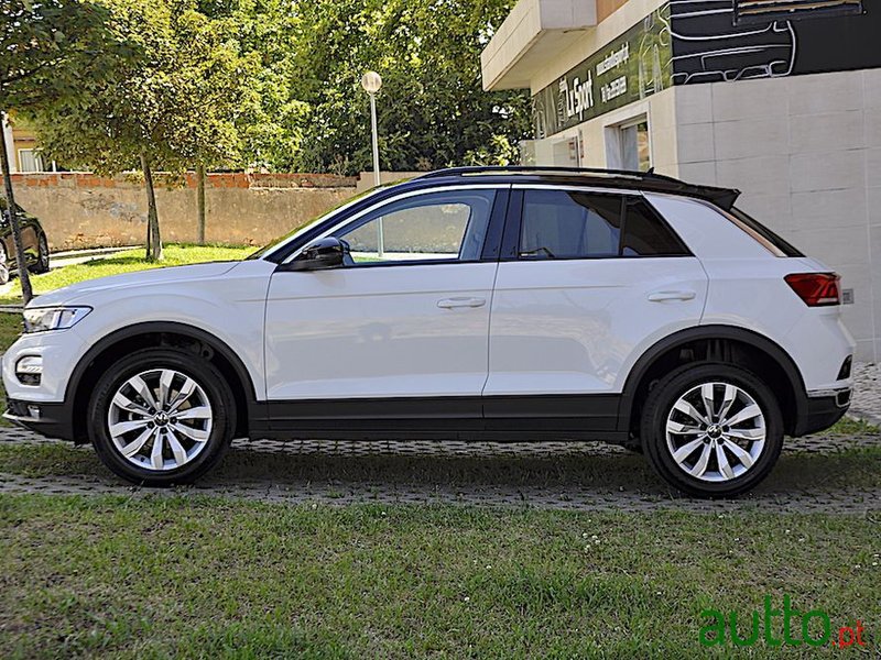 2021' Volkswagen T-Roc 1.0 Tsi photo #3