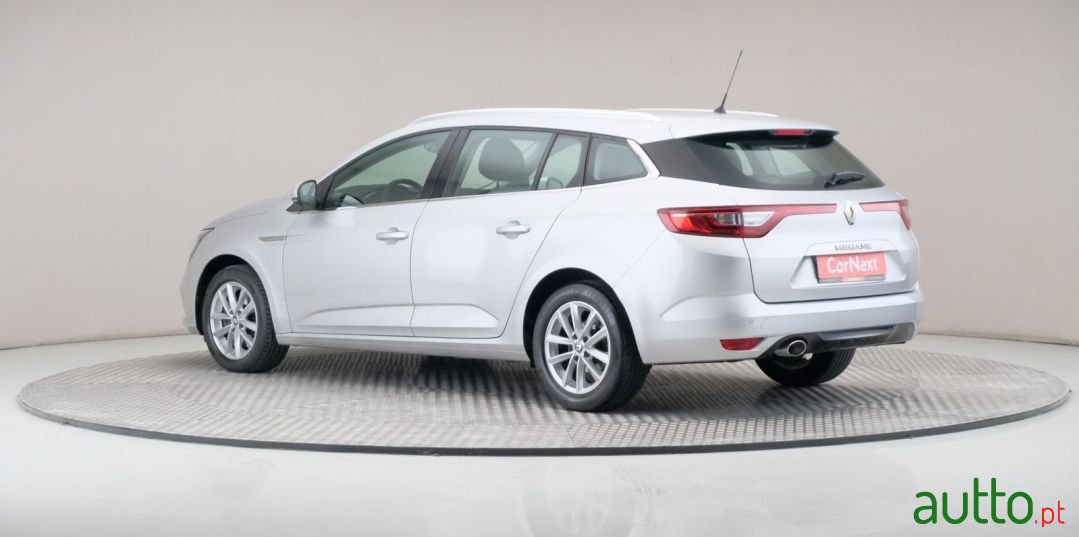 2018' Renault Megane Sport Tourer photo #2