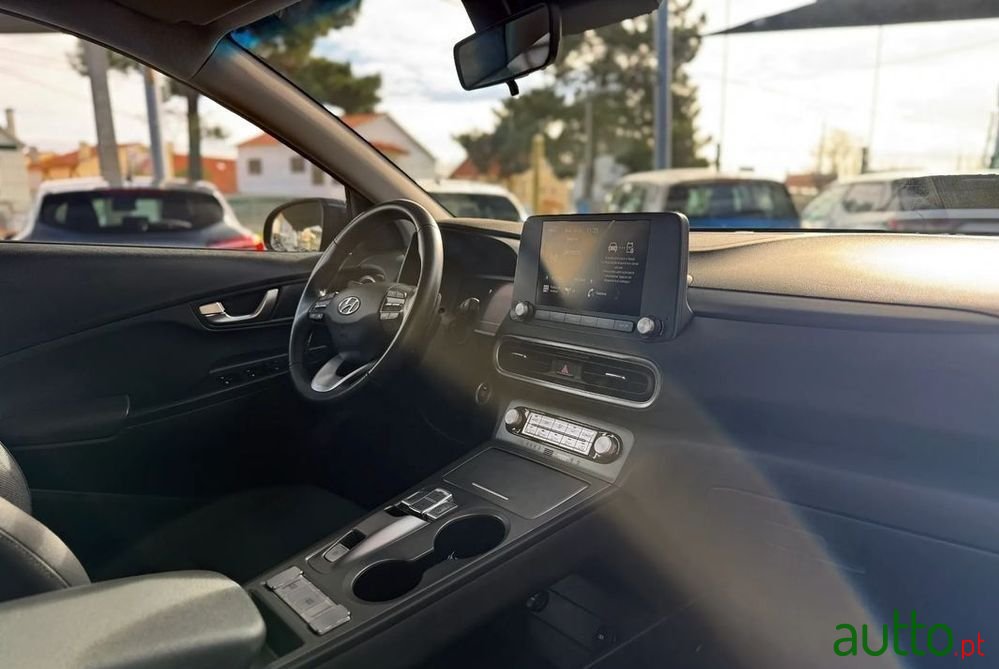 2022' Hyundai Kauai photo #5