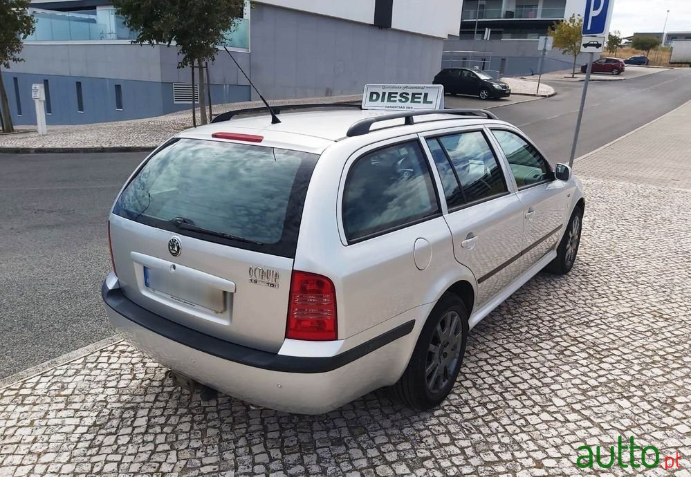 2001' Skoda Octavia Break photo #3