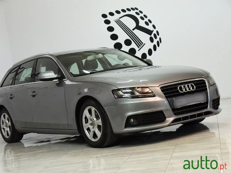 2011' Audi A4 Avant photo #5