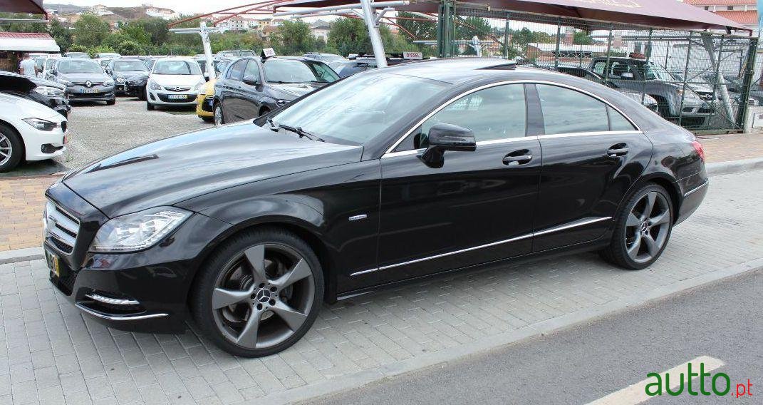 2011' Mercedes-Benz Cls-250 photo #2