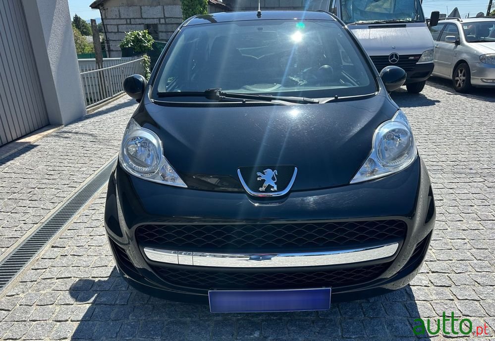2009' Peugeot 107 1.0 Trendy photo #5