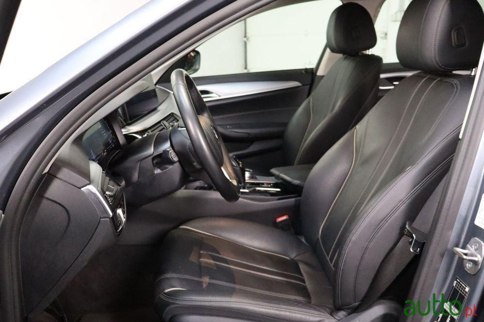2021' BMW Série 5 E Line Luxury photo #6