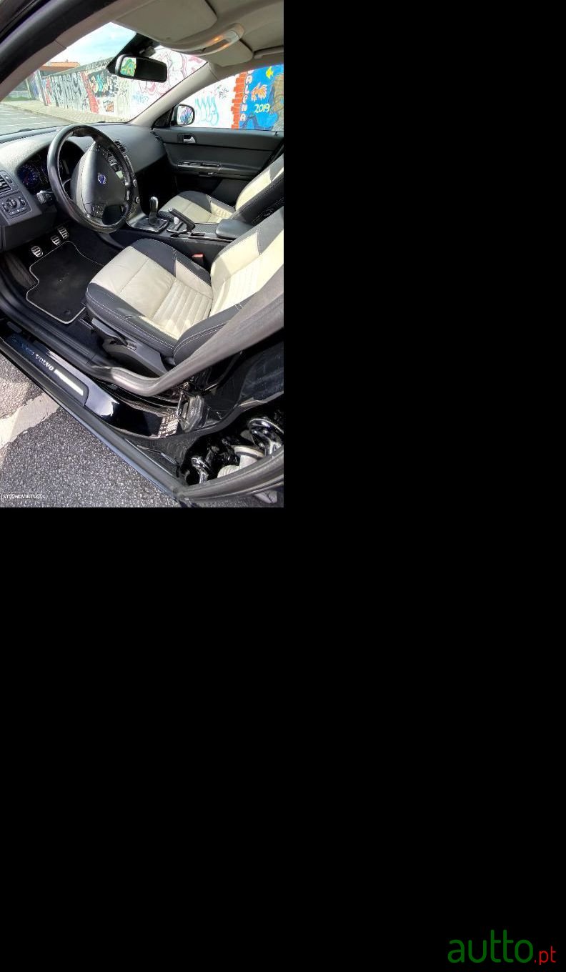 2011' Volvo V50 photo #3