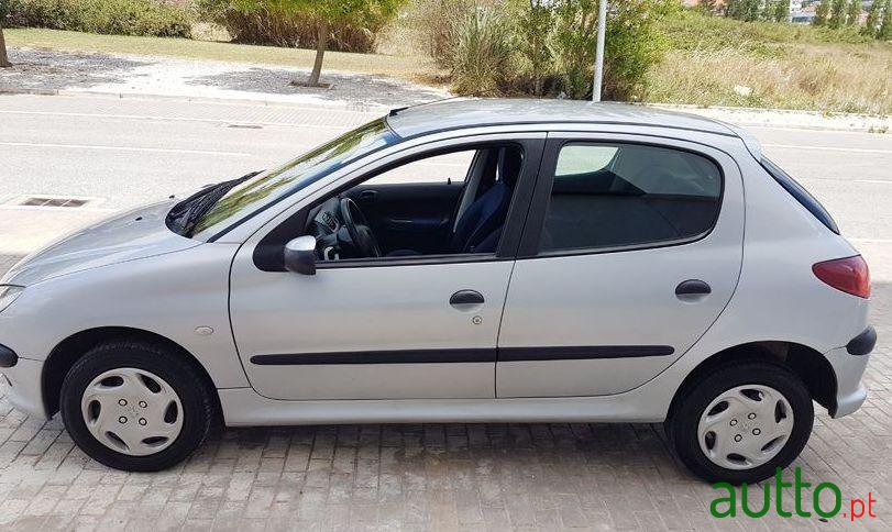 2005' Peugeot 206 photo #2
