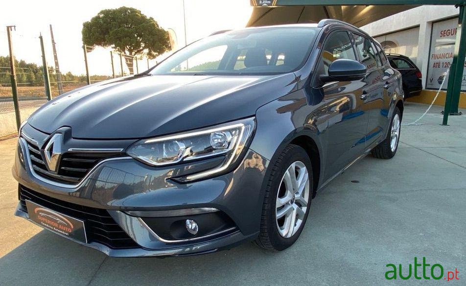 2016' Renault Megane Sport Tourer photo #1